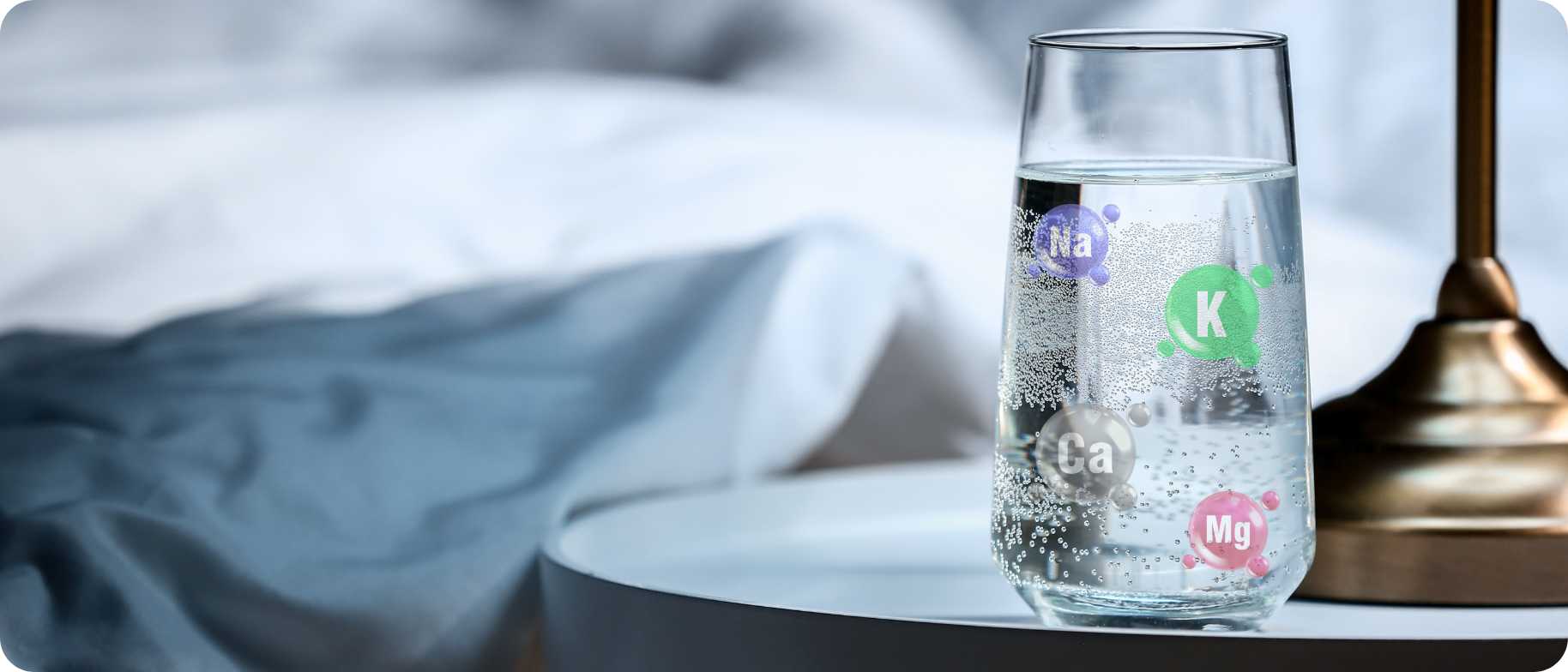 sklenicka vody kocovina